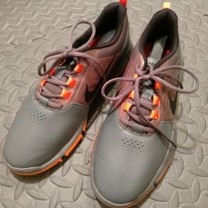 Mens Nike golf shoes gray and orange, size 8